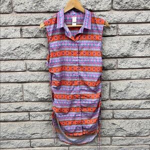 Australian Lisa Blue Colorful Sleeveless Button-Up Top